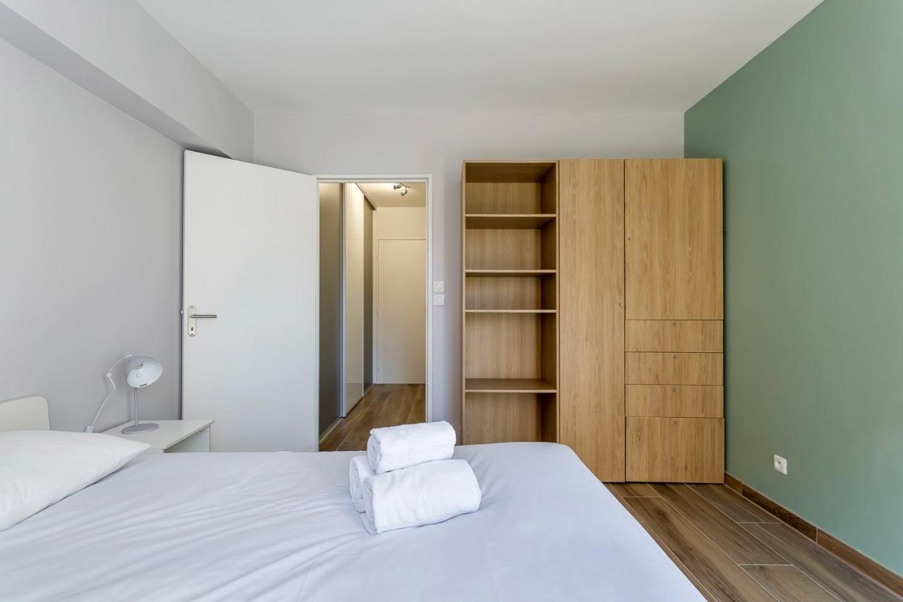 Suite Granges En Rez-De-Jardin Pour 4 Voyageurs Lyon Exterior photo