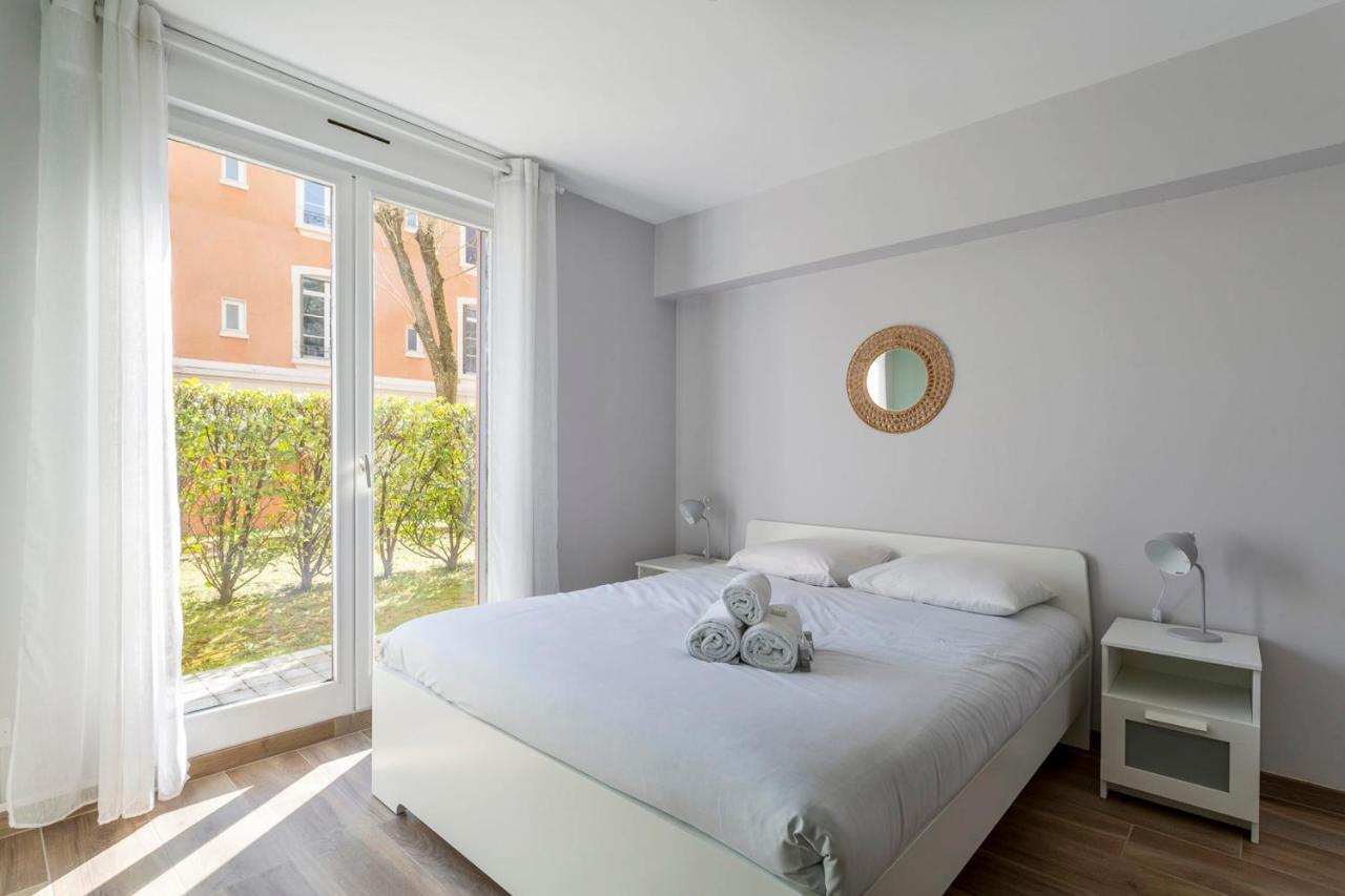 Suite Granges En Rez-De-Jardin Pour 4 Voyageurs Lyon Exterior photo