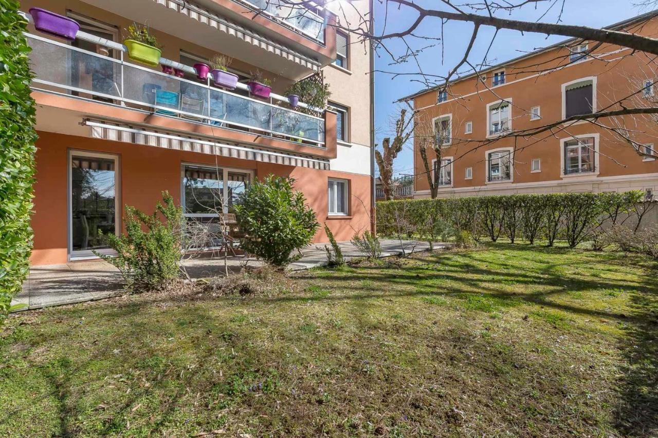 Suite Granges En Rez-De-Jardin Pour 4 Voyageurs Lyon Exterior photo